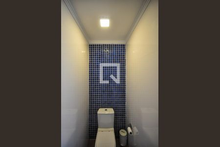 Casa à venda com 350m², 5 quartos e 4 vagasBanheiro da Psicina