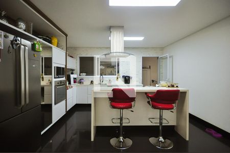 Casa à venda com 350m², 5 quartos e 4 vagasCozinha