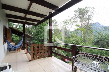 Casa à venda com 1400m², 3 quartos e 6 vagasVaranda