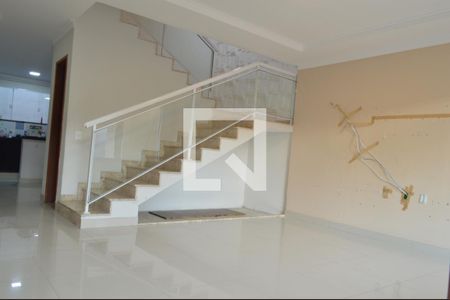 Casa de condomínio à venda com 260m², 5 quartos e 2 vagasSala