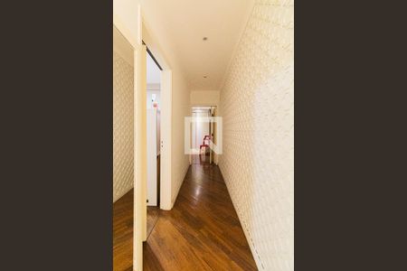 Casa à venda com 200m², 3 quartos e 2 vagasCorredor