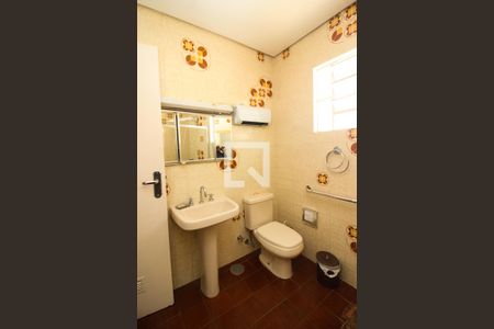 Casa para alugar com 100m², 2 quartos e 2 vagas Casa para alugar com 100m², 2 quartos e 2 vagasBanheiro
