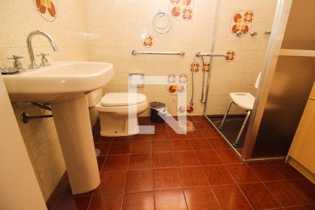 Casa para alugar com 100m², 2 quartos e 2 vagas Casa para alugar com 100m², 2 quartos e 2 vagasBanheiro