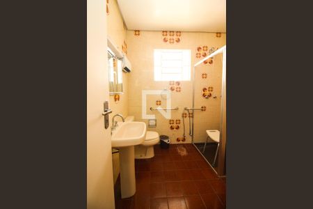 Casa para alugar com 100m², 2 quartos e 2 vagas Casa para alugar com 100m², 2 quartos e 2 vagasBanheiro
