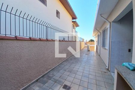 Casa à venda com 200m², 4 quartos e 4 vagas Casa à venda com 200m², 4 quartos e 4 vagasCorredor Lateral