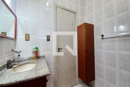 Casa à venda com 200m², 4 quartos e 4 vagas Casa à venda com 200m², 4 quartos e 4 vagasBanheiro