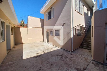 Casa à venda com 200m², 4 quartos e 4 vagas Casa à venda com 200m², 4 quartos e 4 vagasQuintal