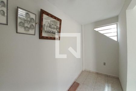 Casa à venda com 200m², 4 quartos e 4 vagas Casa à venda com 200m², 4 quartos e 4 vagasEscritório