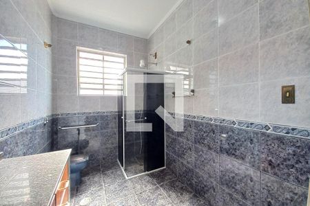 Casa à venda com 200m², 4 quartos e 4 vagas Casa à venda com 200m², 4 quartos e 4 vagasBanheiro da Suíte