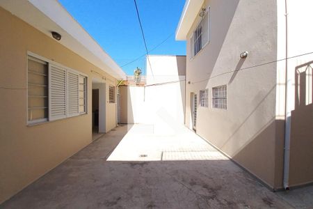 Casa à venda com 200m², 4 quartos e 4 vagas Casa à venda com 200m², 4 quartos e 4 vagasQuintal