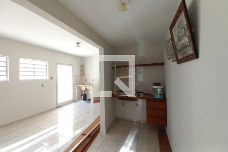 Casa à venda com 200m², 4 quartos e 4 vagas Casa à venda com 200m², 4 quartos e 4 vagasEscritório