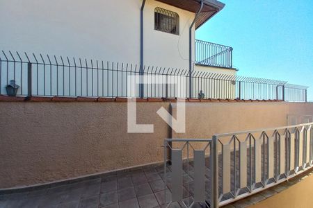 Casa à venda com 200m², 4 quartos e 4 vagas Casa à venda com 200m², 4 quartos e 4 vagasVista do Quarto 2