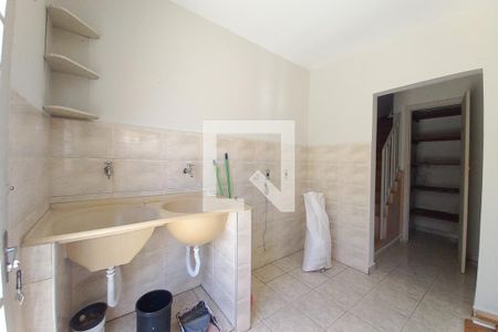 Casa à venda com 200m², 4 quartos e 4 vagas Casa à venda com 200m², 4 quartos e 4 vagasLavanderia