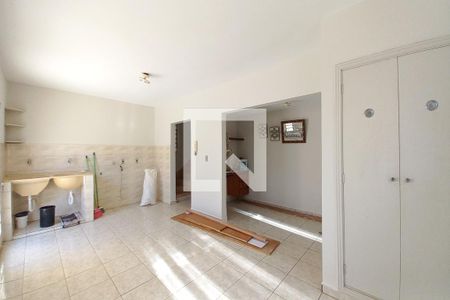 Casa à venda com 200m², 4 quartos e 4 vagas Casa à venda com 200m², 4 quartos e 4 vagasÁrea comum