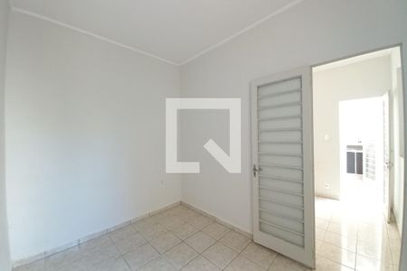 Casa à venda com 200m², 4 quartos e 4 vagas Casa à venda com 200m², 4 quartos e 4 vagasQuarto 4