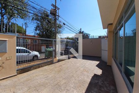 Casa à venda com 200m², 4 quartos e 4 vagas Casa à venda com 200m², 4 quartos e 4 vagasFrente do Prédio