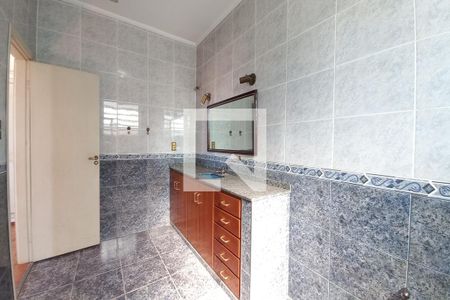 Casa à venda com 200m², 4 quartos e 4 vagas Casa à venda com 200m², 4 quartos e 4 vagasBanheiro da Suíte