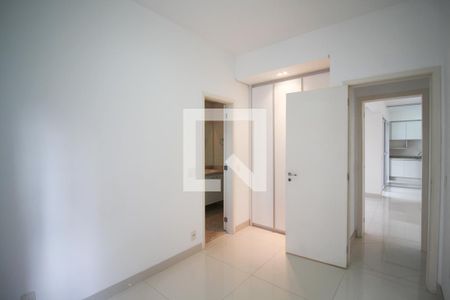 Apartamento à venda com 112m², 2 quartos e 2 vagasSuíte 2