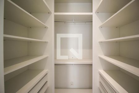 Apartamento à venda com 112m², 2 quartos e 2 vagasCloset da Suíte 1