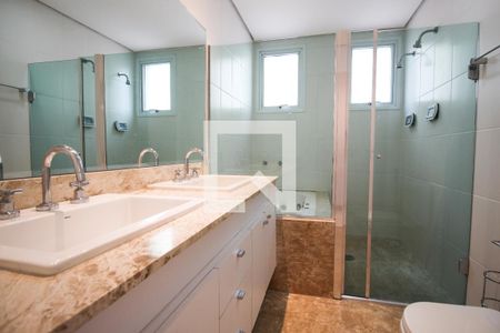 Apartamento à venda com 112m², 2 quartos e 2 vagasBanheiro da Suíte 1