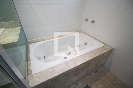 Apartamento à venda com 112m², 2 quartos e 2 vagasBanheiro da Suíte 1