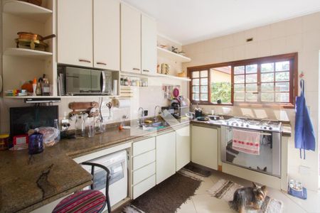 Casa à venda com 600m², 4 quartos e 3 vagasCozinha