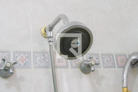 Casa à venda com 600m², 4 quartos e 3 vagasChuveiro