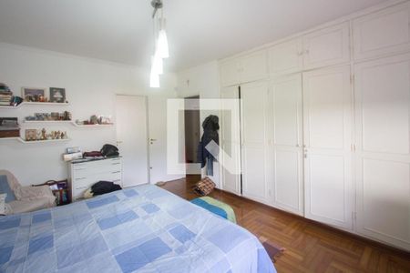 Casa à venda com 600m², 4 quartos e 3 vagasSuíte 