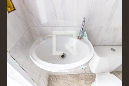 Casa à venda com 172m², 3 quartos e 2 vagasBanheiro de serviço