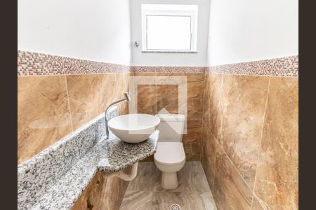 Casa à venda com 172m², 3 quartos e 2 vagasLavabo