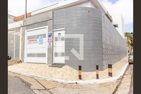 Casa à venda com 172m², 3 quartos e 2 vagasFachada
