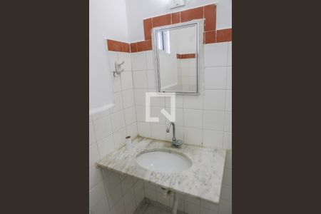 Banheiro de casa para alugar com 1 quarto, 75m² em Vila Ipojuca, São Paulo