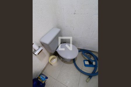 Casa à venda com 318m², 4 quartos e 4 vagasBanheiro de Serviço