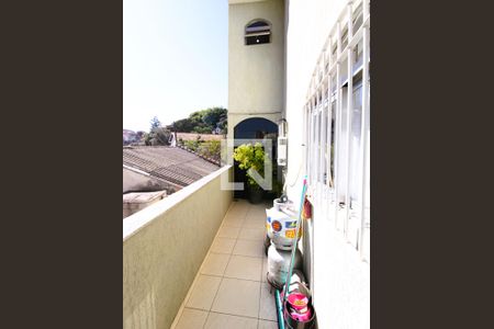 Casa à venda com 318m², 4 quartos e 4 vagasCorredor Lateral