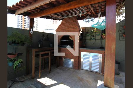 Casa à venda com 318m², 4 quartos e 4 vagasQuintal / Piscina / Churrasqueira