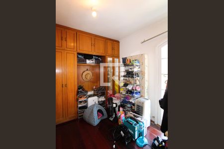 Casa à venda com 318m², 4 quartos e 4 vagasQuarto 3