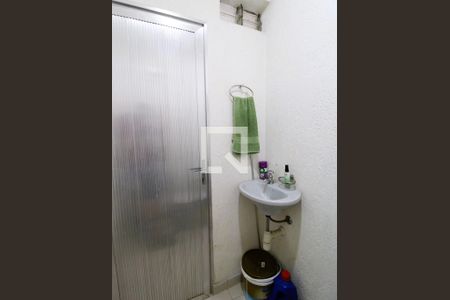 Casa à venda com 318m², 4 quartos e 4 vagasBanheiro de Serviço