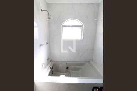 Casa à venda com 318m², 4 quartos e 4 vagasBanheiro Social