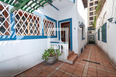 Casa à venda com 300m², 4 quartos e 3 vagasCorredor Social