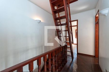 Casa à venda com 300m², 4 quartos e 3 vagasCirculação dos quartos