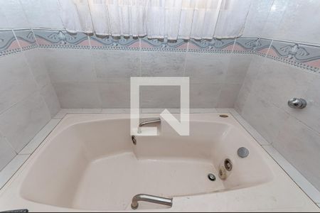 Casa à venda com 300m², 4 quartos e 3 vagasBanheiro do quarto 4 Suíte