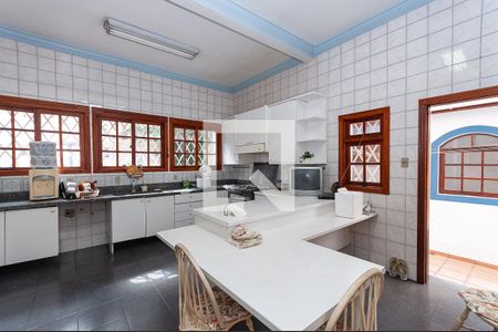 Casa à venda com 300m², 4 quartos e 3 vagasCozinha