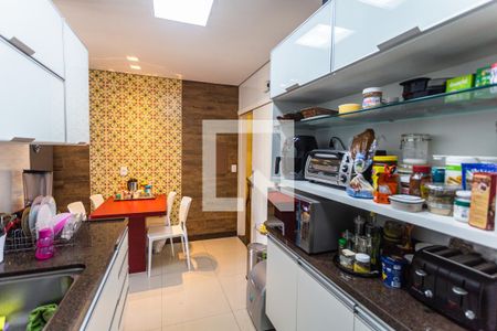 Apartamento à venda com 131m², 4 quartos e 2 vagasCozinha