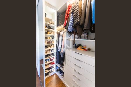 Apartamento à venda com 131m², 4 quartos e 2 vagasCloset da Suíte