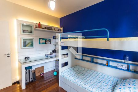 Apartamento à venda com 131m², 4 quartos e 2 vagasQuarto 2