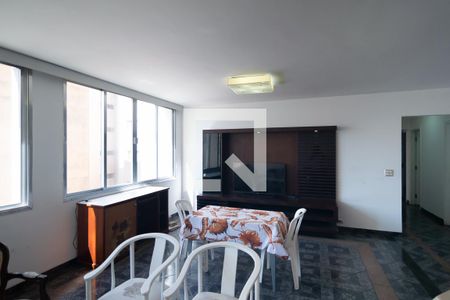 Apartamento à venda com 180m², 3 quartos e 1 vagaSala