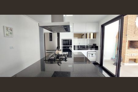 Casa à venda com 247m², 3 quartos e 7 vagas Casa à venda com 247m², 3 quartos e 7 vagasCozinha