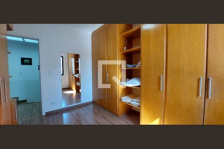 Casa à venda com 247m², 3 quartos e 7 vagas Casa à venda com 247m², 3 quartos e 7 vagasQuarto 2