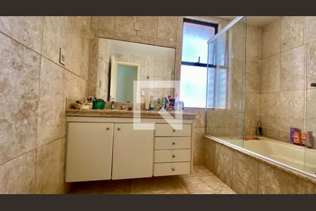 Apartamento à venda com 200m², 3 quartos e 3 vagasBanheiro Social