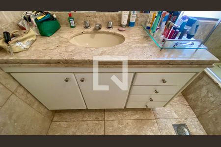 Apartamento à venda com 200m², 3 quartos e 3 vagasBanheiro Social